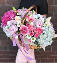 Композиция солнечный день в Качканаре Цветочная композиция из Розы, Хризантемы, Пионы и Лизиантусы в корзине в Качканаре