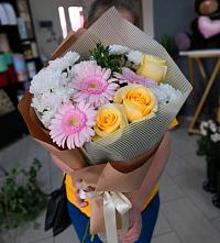 Букет цветов из:  Герберы, Розы и Хризантемы в Качканаре