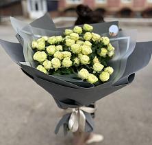 Букет Белые кустовые розы Солинеро в Качканаре